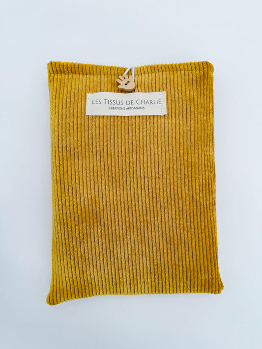 Housse jaune moutarde pour livre de poche