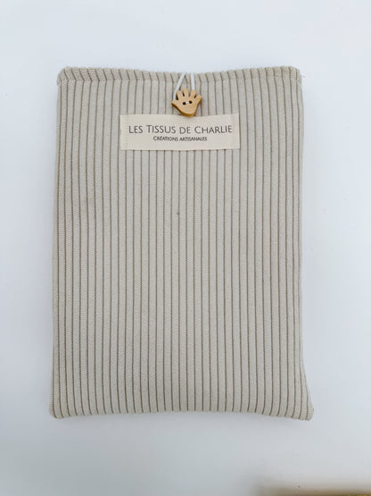 Housse gris clair pour livre de poche
