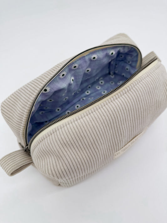Trousse de maquillage gris clair