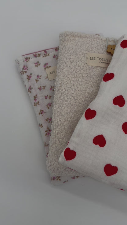 Housse fleurie pour livre de poche
